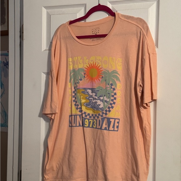 Graphic Peach Billabong T-Shirt with Sun and Palm Design - Picture 1 of 3